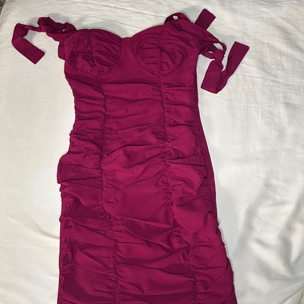 PrettyLittleThing Strapless Fuchsia Dress